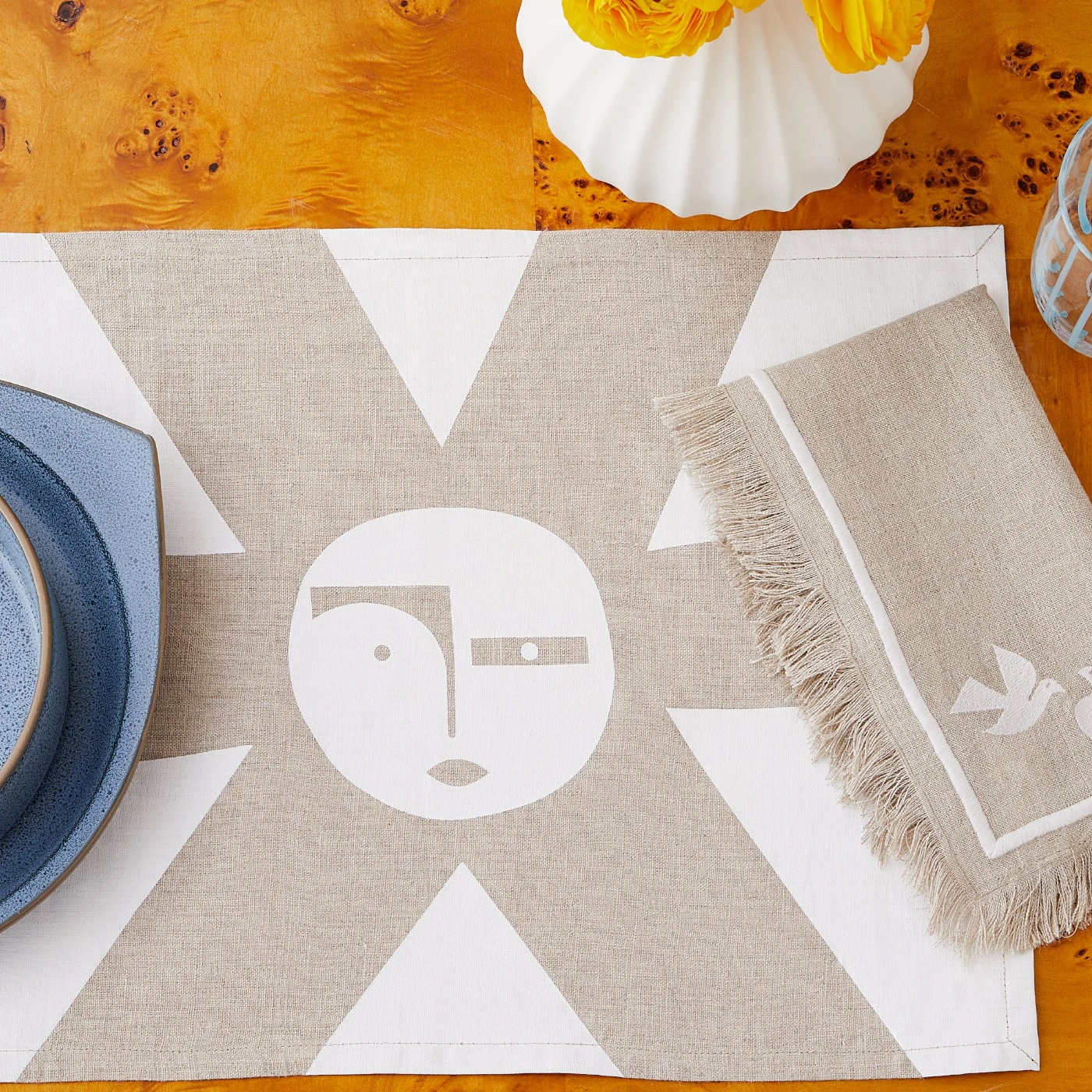 SP21_Biarritz_Table_Linens_0644a7cb-36b1-4e84-9ba0-f69efaafb8a0.jpg Jonathan Adler Table Linens Biarritz Placemat Set