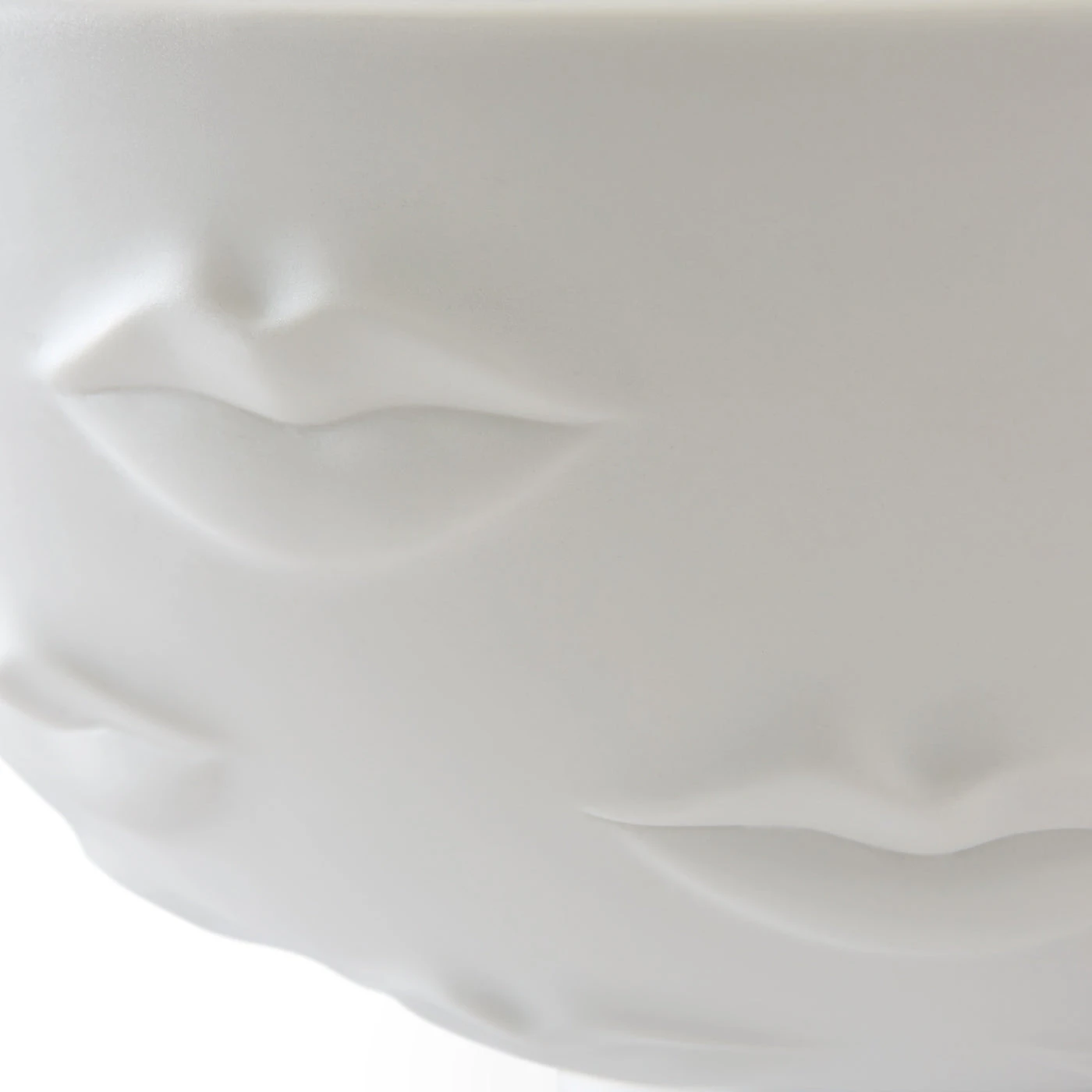 gala-lips_bowl_b.jpg Jonathan Adler Gala Lips Bowl