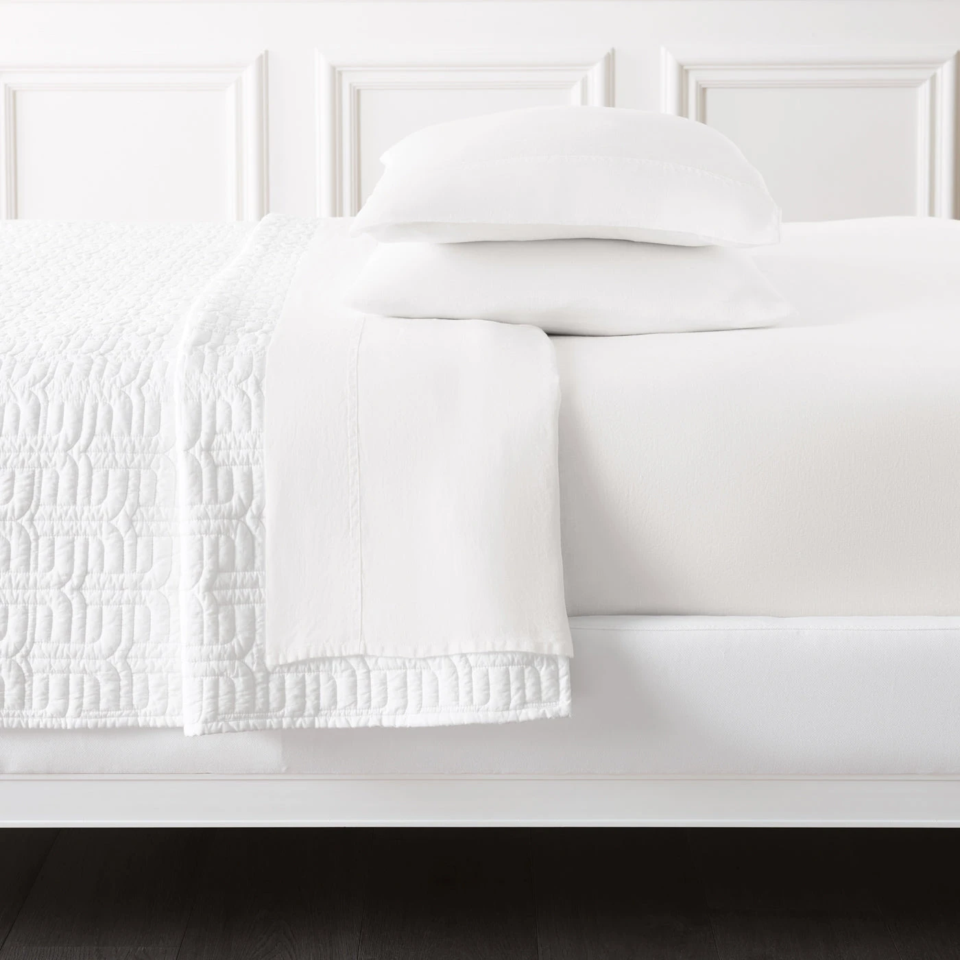 linen_sheet_set_white_b_fe4905d6-2905-4ea7-9efc-8f8f64b11a8e.jpg Jonathan Adler Sheet Sets Getaway Linen Sheet Set